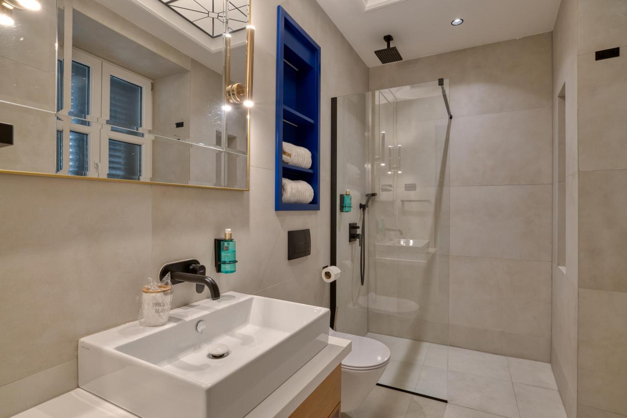 Hive Luxury Suites By Mn Property Kotor Zewnętrze zdjęcie