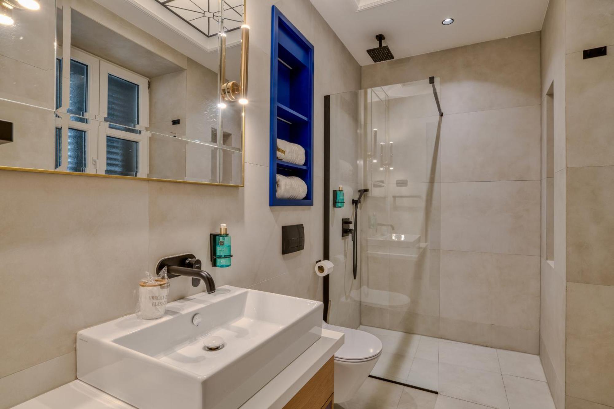 Hive Luxury Suites By Mn Property Kotor Zewnętrze zdjęcie