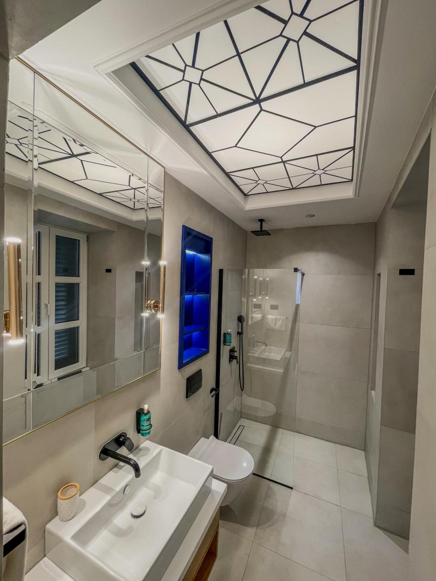 Hive Luxury Suites By Mn Property Kotor Zewnętrze zdjęcie