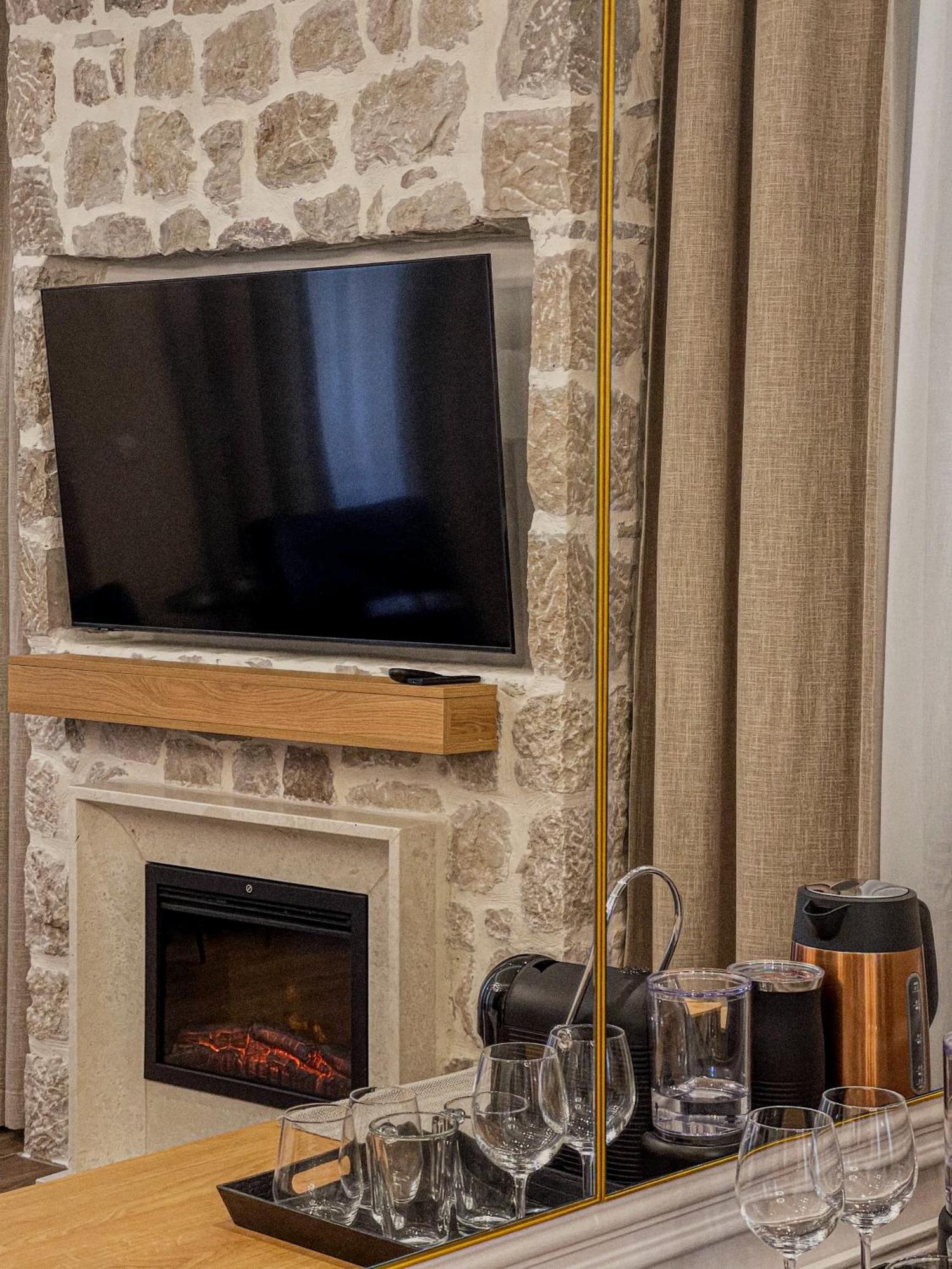 Hive Luxury Suites By Mn Property Kotor Zewnętrze zdjęcie